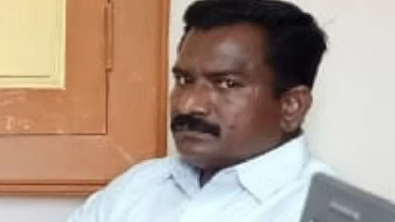 உதவிப் பொறியாளர் தென்னரசு