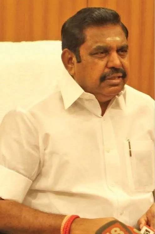 சூடாகும் ஆடுகளம்! - ரெய்டு... யாத்திரை... கலகம்... எஸ்கேப்...