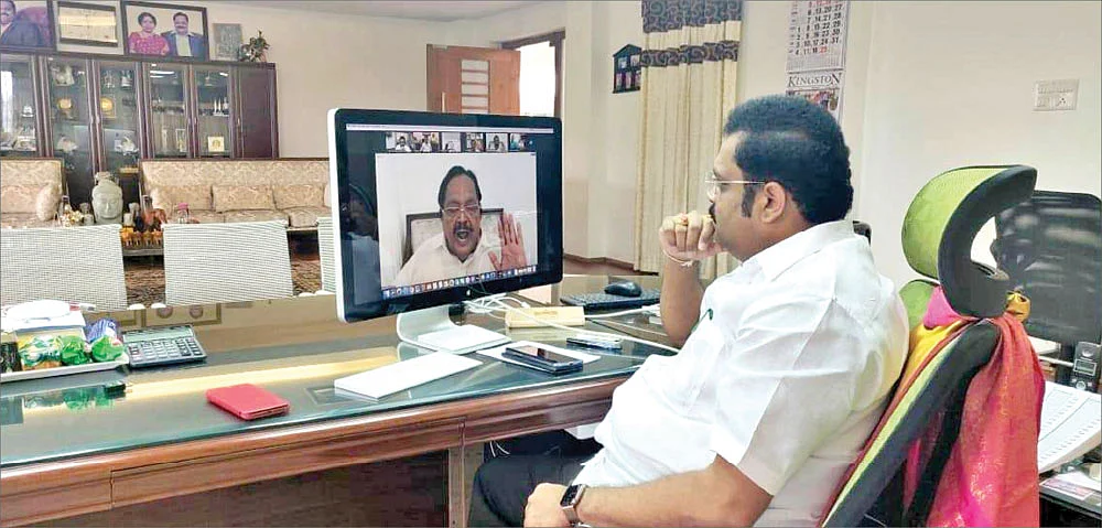 மிஸ்டர் கழுகு: “ஒட்டுக்கேட்கிறாங்கப்பா!” - அலறும் துரைமுருகன்...