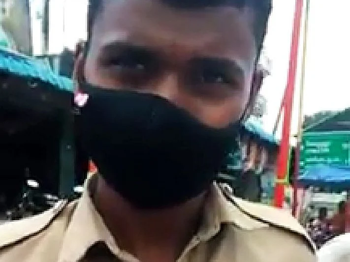 `மாஸ்க் போடலைன்னா சாதி என்னன்னு கேப்பீங்களா?’ - திருப்பூர் போலீஸ் சர்ச்சை