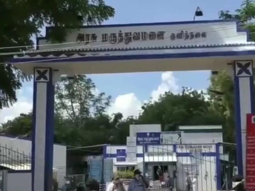 கரூர்: மின்பெட்டிக்குப் பொட்டுவைத்த இளைஞருக்கு நேர்ந்த துயரம்! - ஆயுதபூஜைக் கொண்டாட்ட சோகம்
