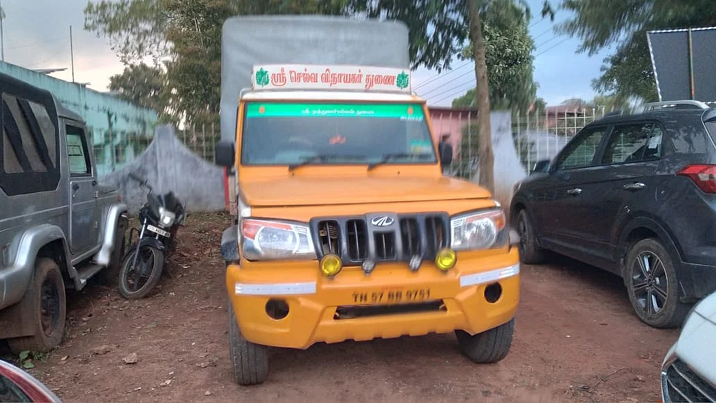 பறிமுதல் செய்யப்பட்ட வாகனம்
