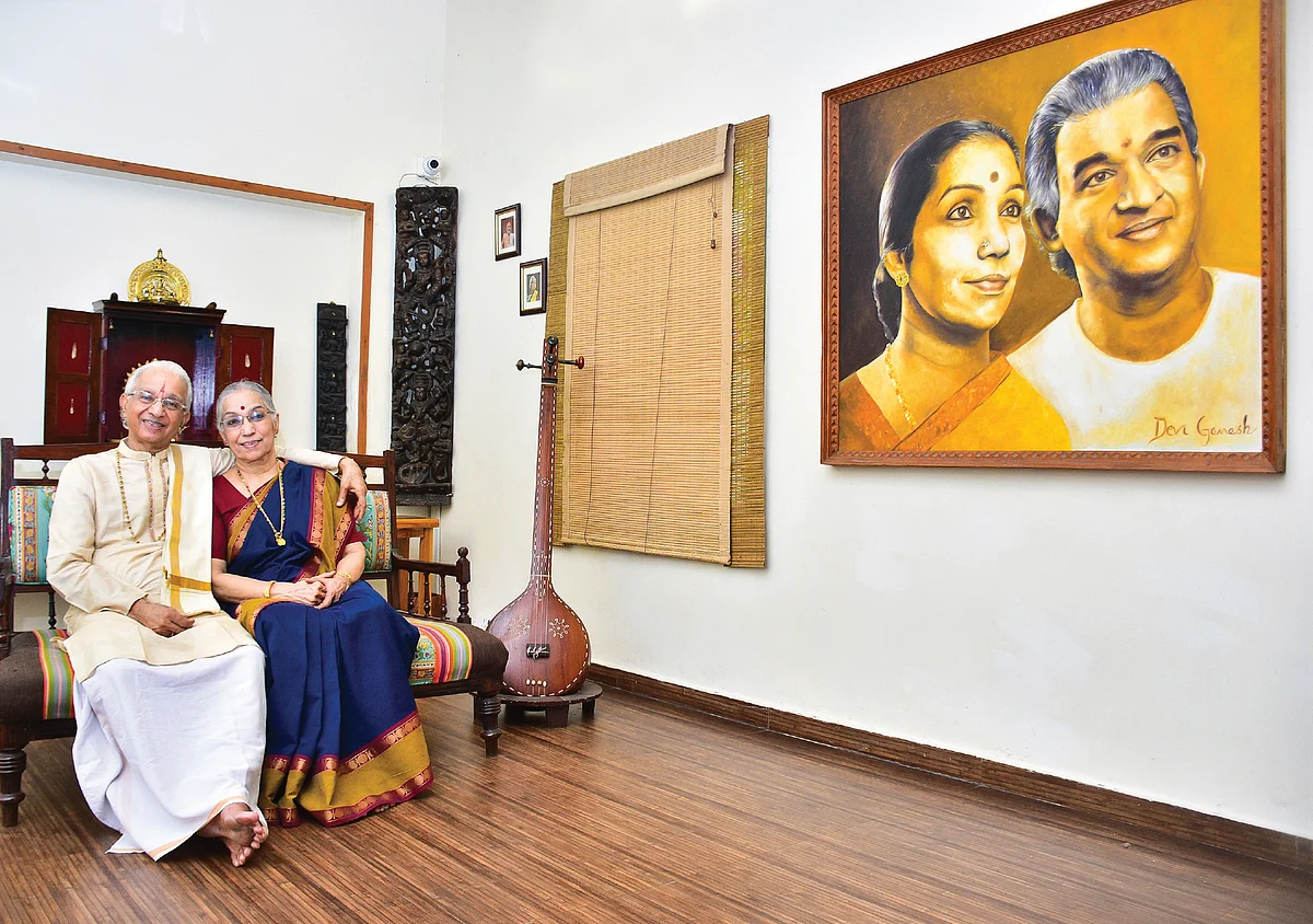 பாரம்பர்ய பரதம்... பரபர விளம்பரம்... அசத்தும் காதல் தம்பதி