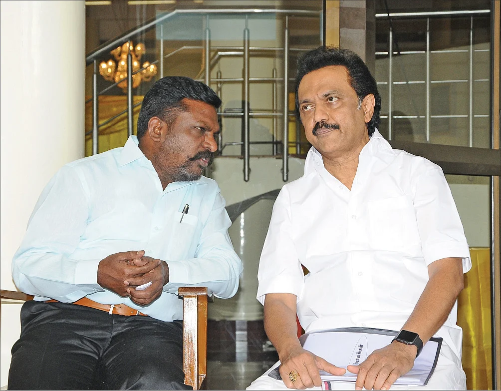 மிஸ்டர் கழுகு: அடகுக் கடையில் பணம்! - தேர்தலுக்குத் தயாராகும் ஆளுங்கட்சி...