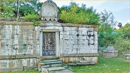 காத்திருக்கும் திருப்பணிகள்!