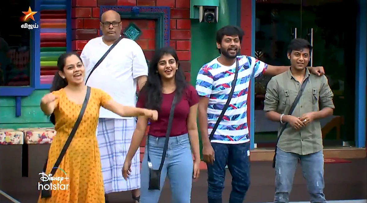 பிக்பாஸ் - நாள் 1