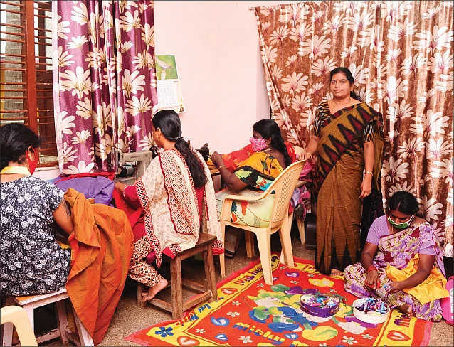 கைவிட்ட கணவர், தோள்கொடுத்த மாமியார்! - வைராக்கிய பிரேமாவின் வெற்றிக்கதை