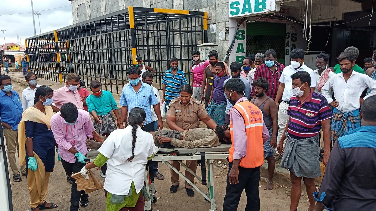 முத்து கிருஷ்ணவேணி உதவிய போது