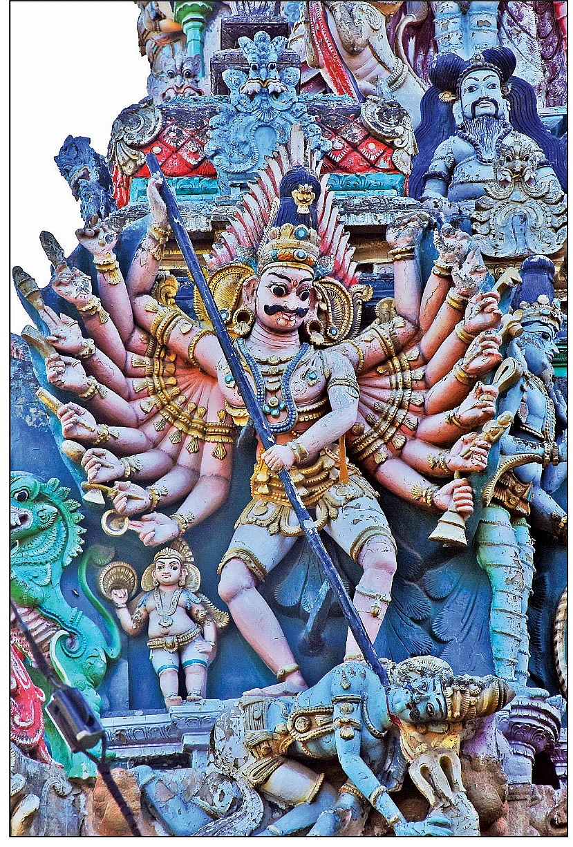 அகங்காரம் அழிக்க அசுர வதம்... தட்ச சம்ஹாரத்தில் வீரபத்திரர்!