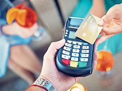 ஷாப்பிங்: கிரெடிட் கார்டில் வட்டியில்லாத் தவணை; `இம்பல்ஸ் பையிங்' அலர்ட்!
