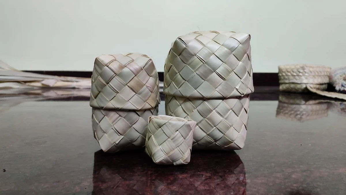 பனை ஓலையில் செய்யப்பட்ட பொருள்