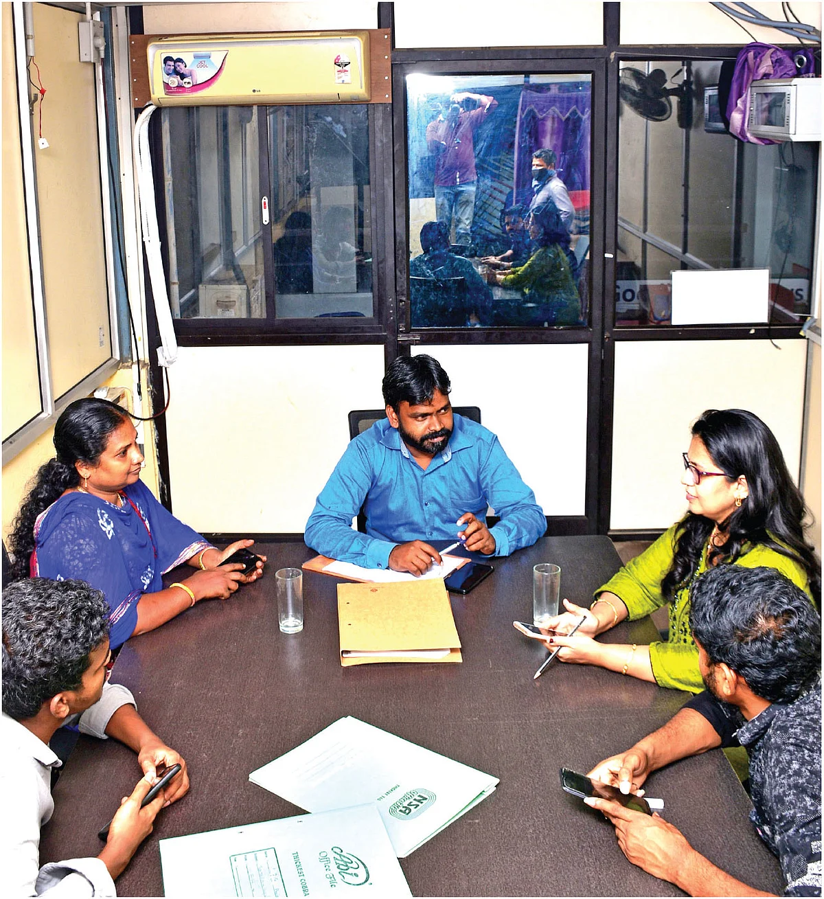 ஏற்றம் தருமா ஏலச் சீட்டு..? - சாதகங்களும் பாதகங்களும்!