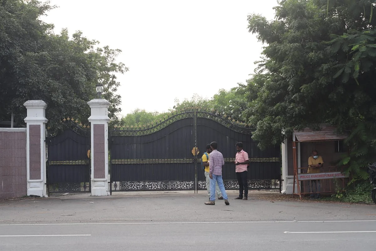 சிறுதாவூர் பங்களா