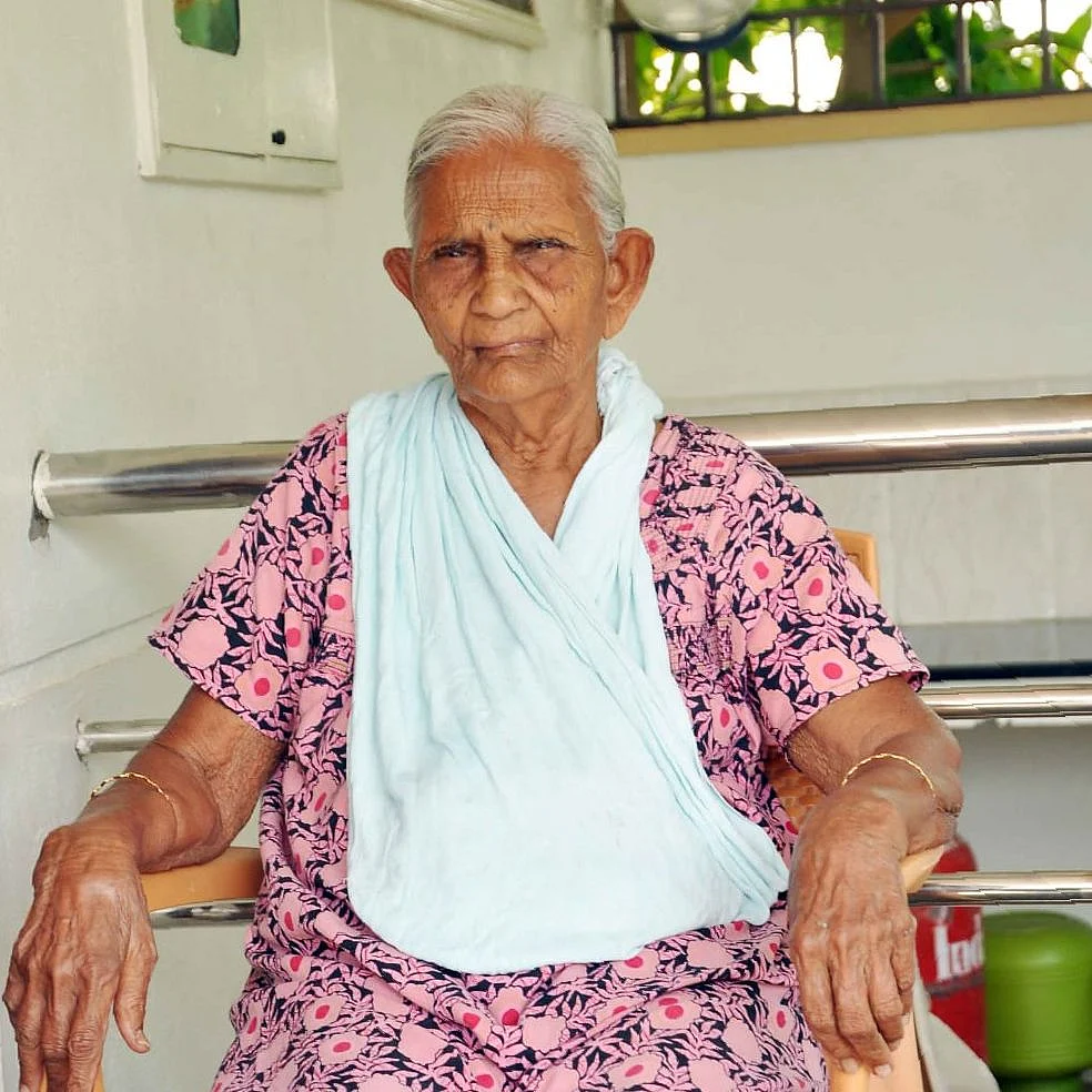 முதல்வரின் தாயார் தவுசாயம்மாள்