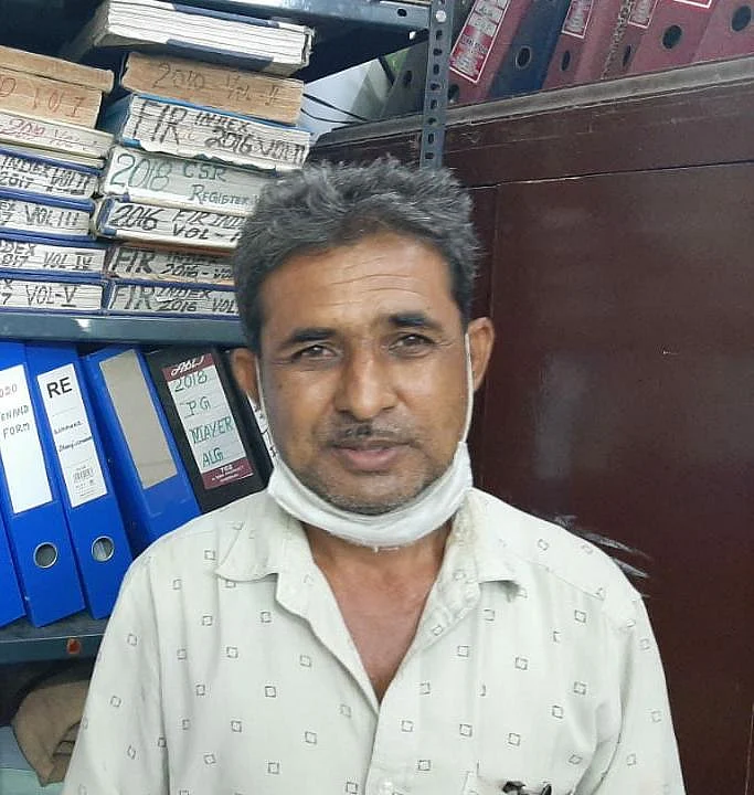 நகைகளை வாங்கிய ரத்தன்லால்