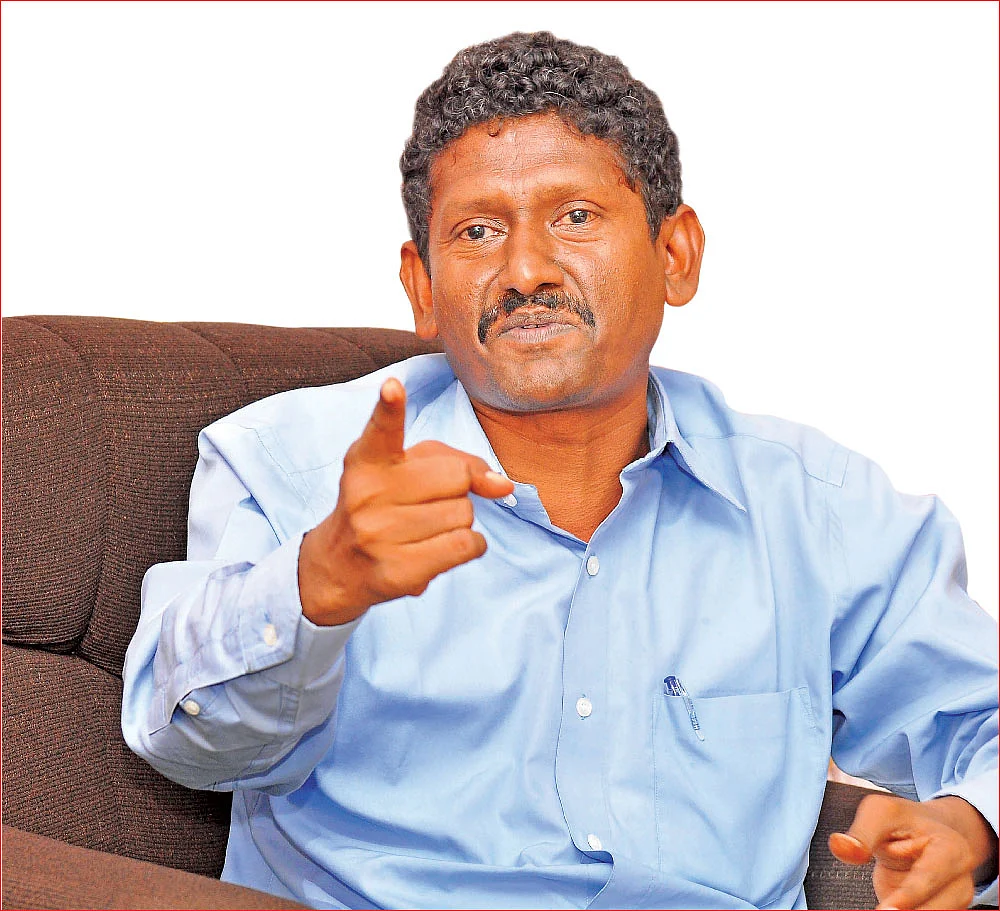 “நேர்மையான அதிகாரிகளுக்கு நெருக்கடி!” - ராஜினாமா முடிவில் சகாயம் ஐ.ஏ.எஸ்