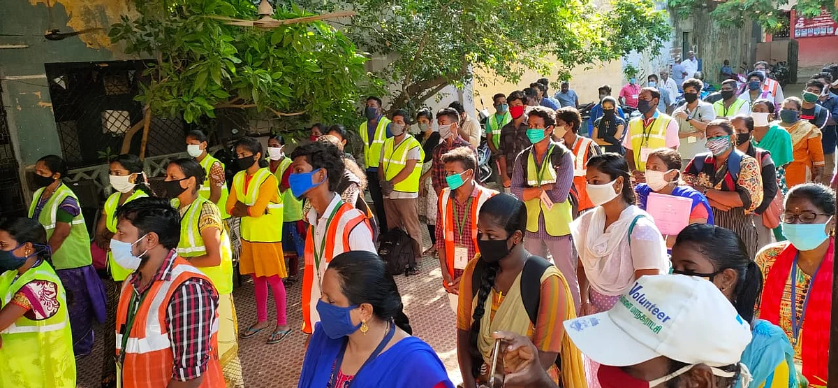 களப்பணியாளர்கள்