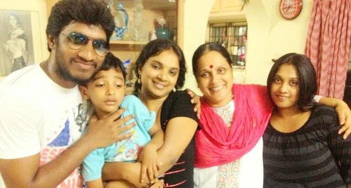குடும்பத்துடன் சாந்தி வில்லியம்ஸ்