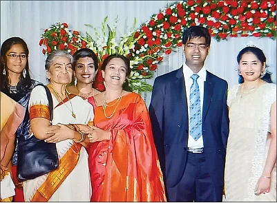 காஞ்சனா மகன் திருமணத்தில்...
