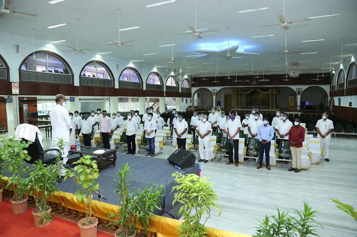ஆலோசனைக் கூட்டத்தில் ரஜினி
