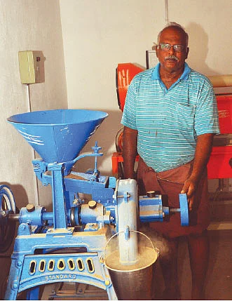 முருங்கை சூப் பொடி ஏற்றுமதி... லட்சத்தில் வருமானம்! - கரூரில் இருந்து அசத்தல் ஏற்றுமதி..!