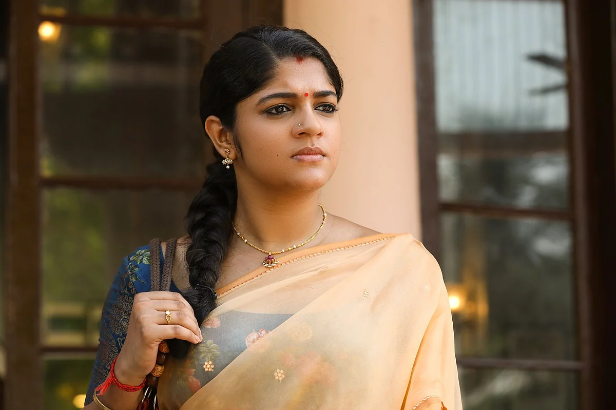 அபர்ணா பாலமுரளி