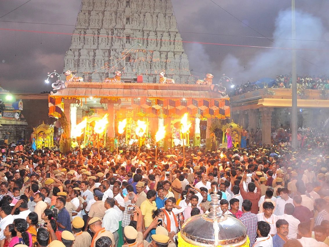 திருவண்ணாமலை மகா தீபம் மற்றும் பரணி தீபம்... பக்தர்களுக்குத் தடை! கட்டுப்பாடுகள் என்னென்ன?