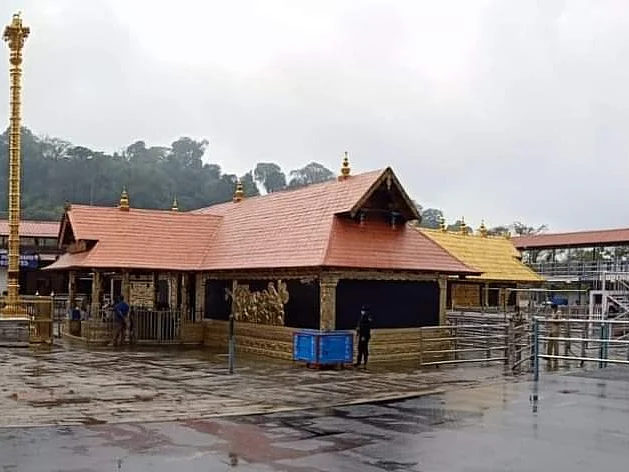குருவாயூர் கோயிலைத் தொடர்ந்து சபரிமலையில் பக்தர்களின் எண்ணிக்கையை அதிகரிக்க ஆலோசனை