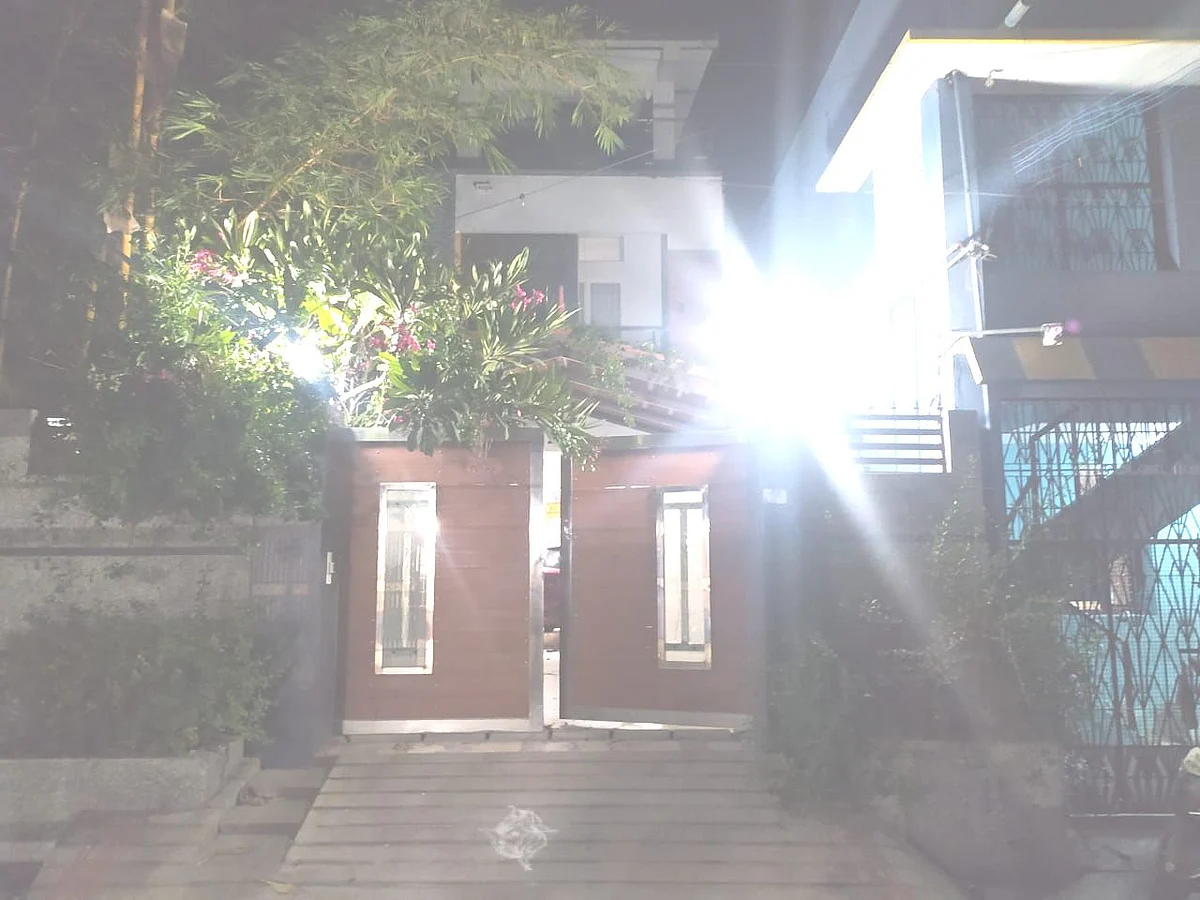 ஹோட்டல் அதிபர் வீடு