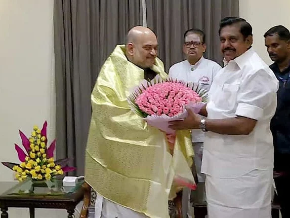 அ.தி.மு.க-விடம், பா.ஜ.க அதிக சீட்டுகளை வாங்கினால் சாதகம் யாருக்கு? #TNElection2021
