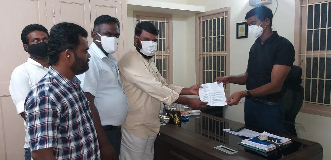 திருச்செந்தூர் ஏ.எஸ்.பியிடம் புகார் மனு அளித்த தமிழப்பன்
