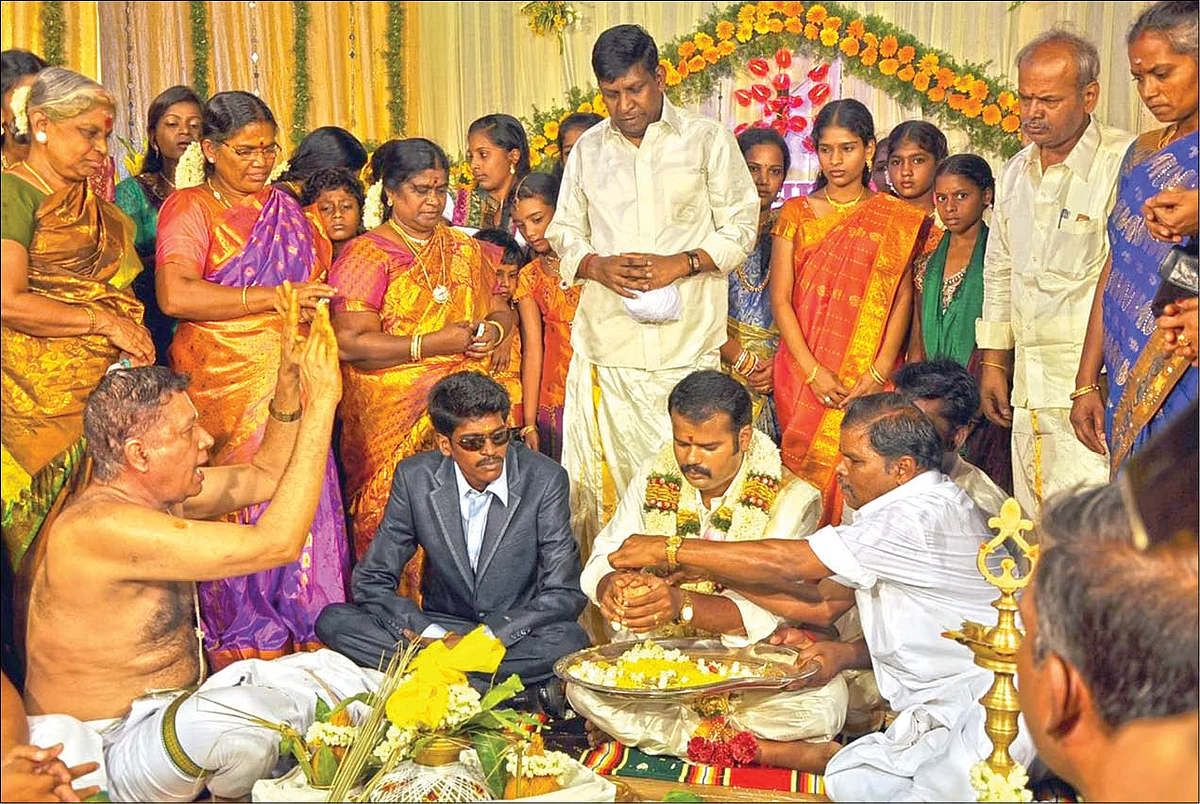 மதுரை விகடன்: மதுரைக்கு வந்தா வடிவேலு என்ன பண்ணுவார்?!
