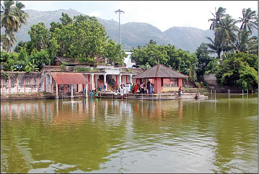 தெப்பக்குளம்