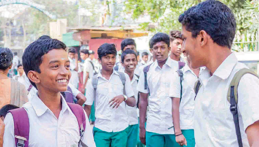 மாணவர்கள்