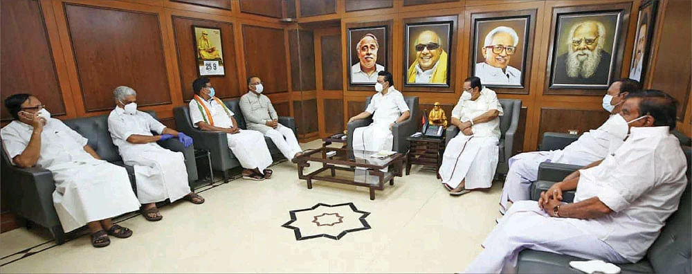 மிஸ்டர் கழுகு: பீகார் ரிசல்ட் எதிரொலி... காங்கிரஸ் சீட்டுக்கு வேட்டு வைக்கும் தி.மு.க!