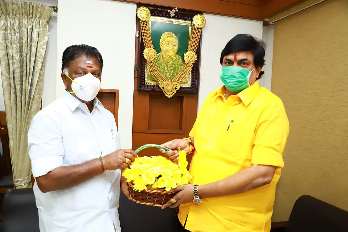 ஓ.பி.எஸ்-ஐ சந்தித்த ராஜேந்திர பாலாஜி
