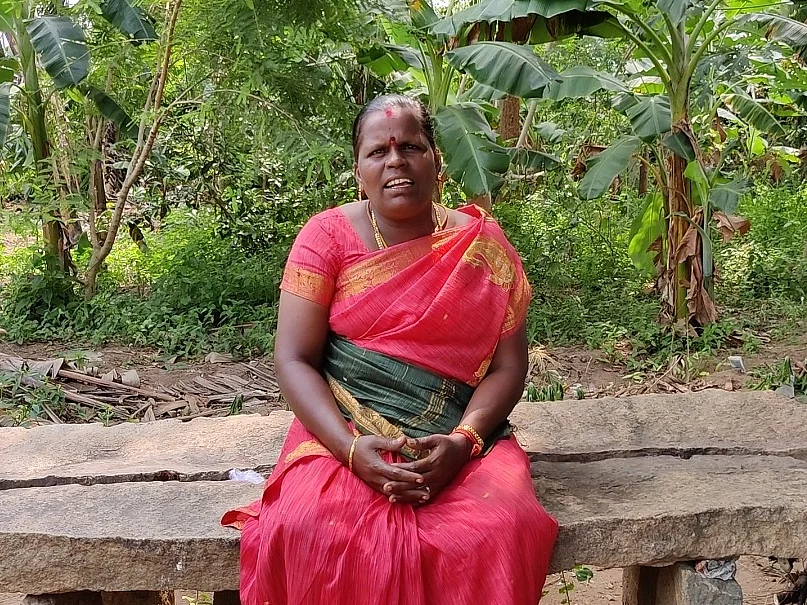 ``கடன்கூட கிடைக்கிறதில்ல!" - வறுமையில் `ஜில்லா விட்டு ஜில்லா வந்து' பாடகி செல்வி