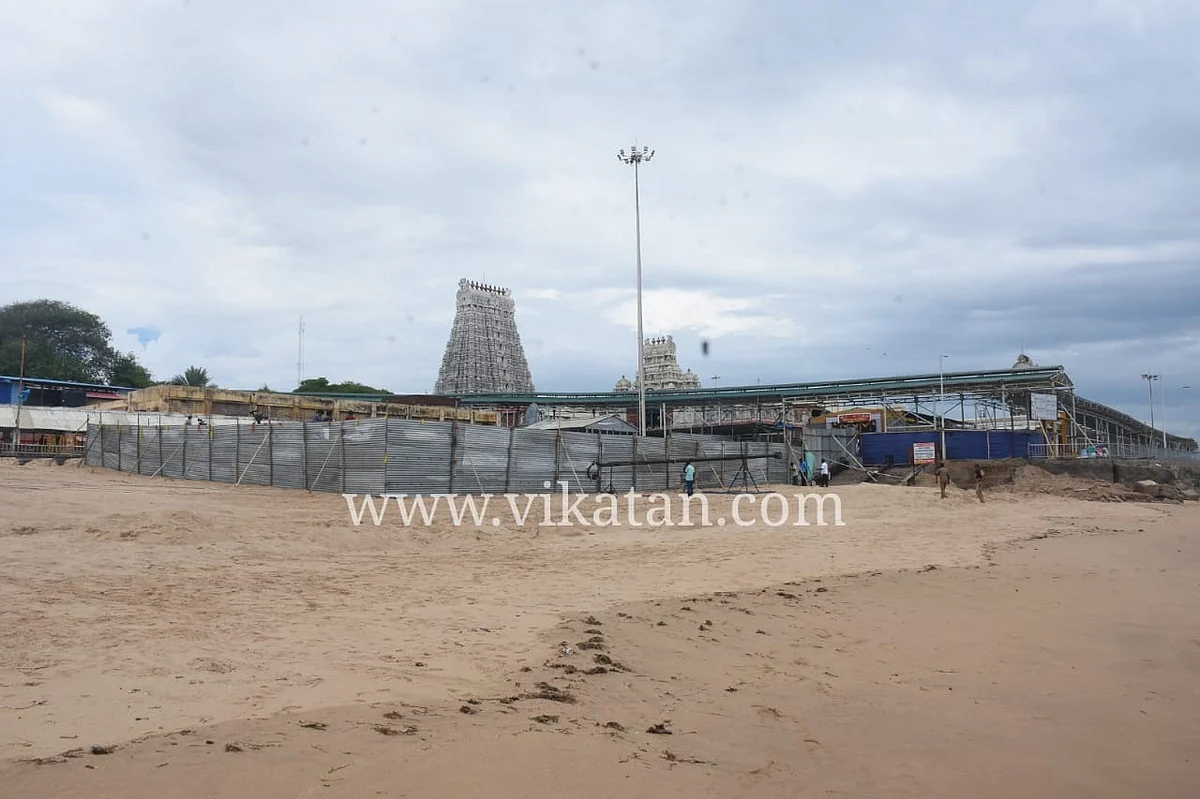 கடற்கரை மறைக்கபட்ட தகரக்கொட்டகை