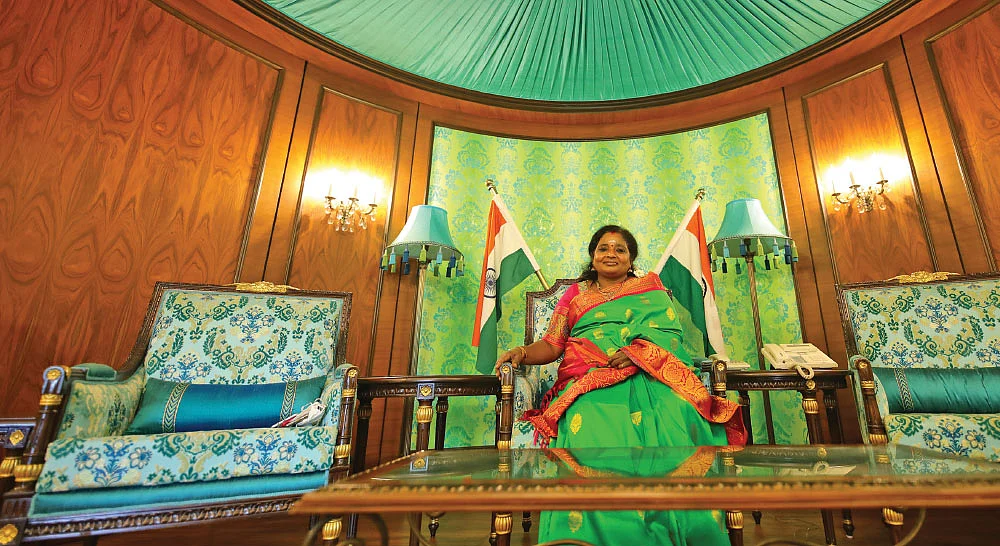 “அரசியலுக்கு வரும் பெண்கள் பின்வாங்கவே கூடாது!”