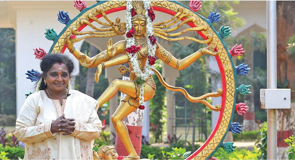 “அரசியலுக்கு வரும் பெண்கள் பின்வாங்கவே கூடாது!”