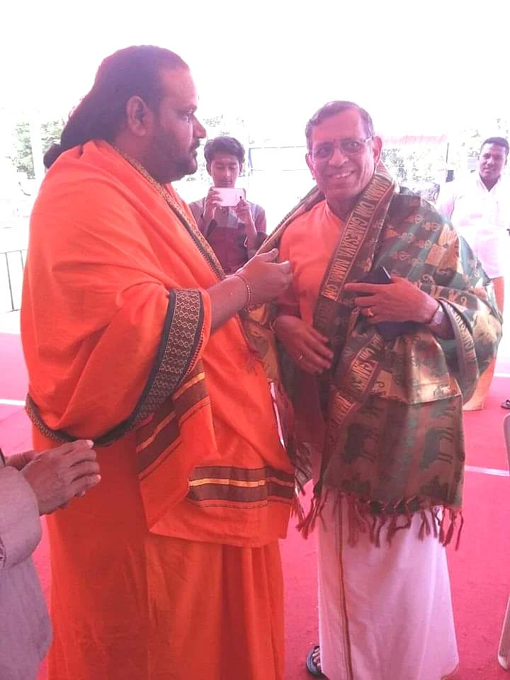 ஆடிட்டர் குருமூர்த்தியுடன்..