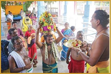 பெரியவெளிக்காடு வெக்காளி அம்மன் கோயிலில்... இனிதே நடந்தேறியது நவதுர்கா ஹோமம்!