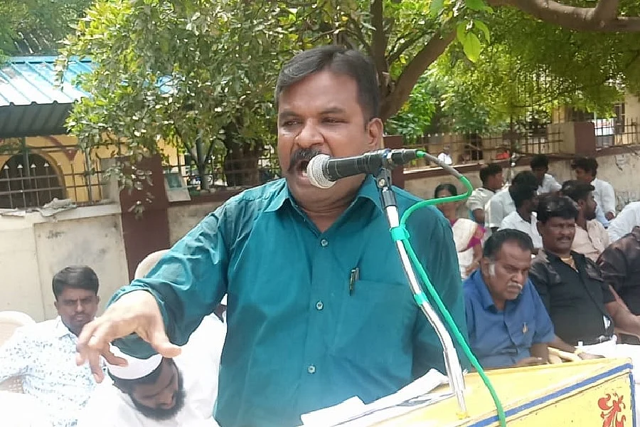 கு.க.பாவலன்