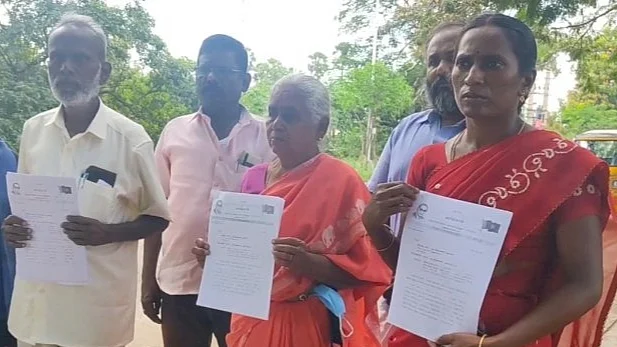 புகார் மனு கொடுக்க வந்த ராணி