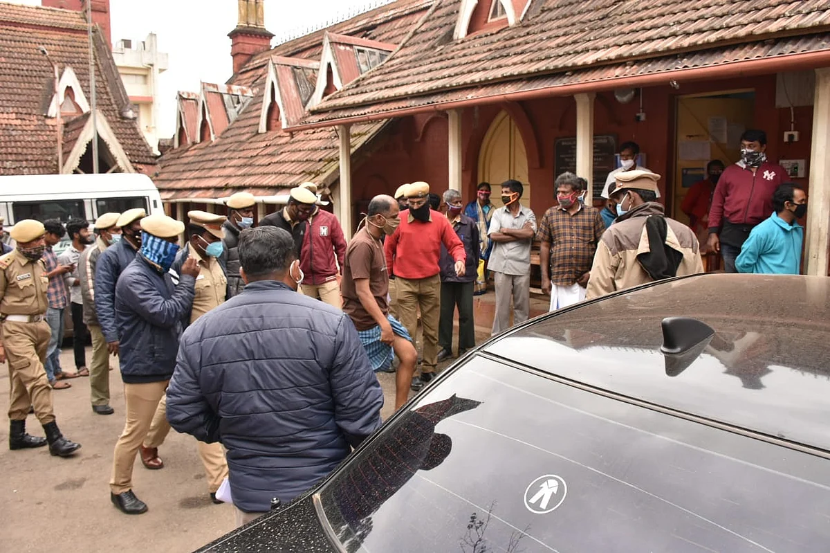 ஊட்டி நீதிமன்றம்