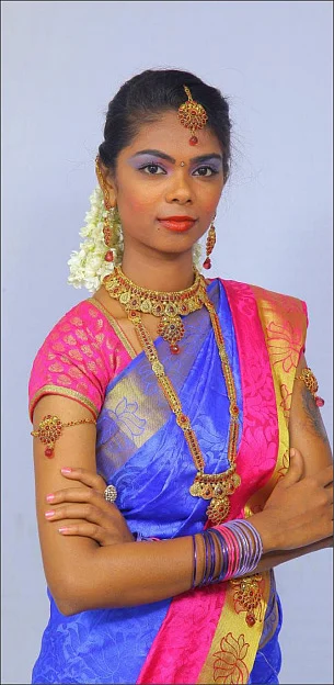நாலு ஜோக், ரெண்டு பாட்டு, ரெண்டு கவுன்ட்டர் இருந்தா சமாளிச்சிடலாம்...
கல்பாக்கம் காயத்ரி