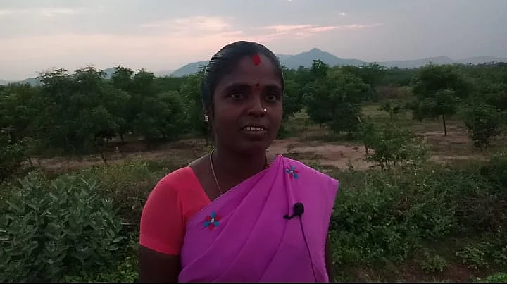 நீலா வேல்முருகன்