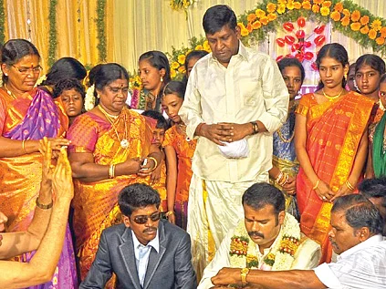 மதுரை விகடன்: மதுரைக்கு வந்தா வடிவேலு என்ன பண்ணுவார்?!