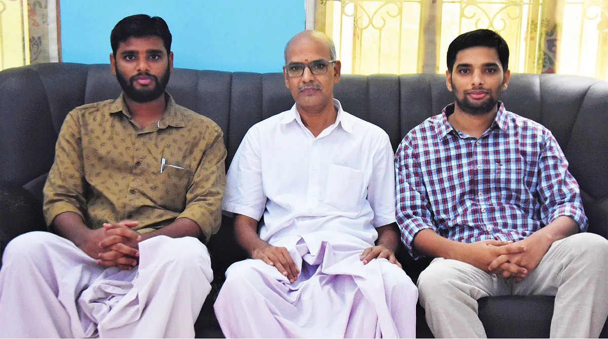 கணேஷ், கந்தசாமி, ரமேஷ்ராஜா