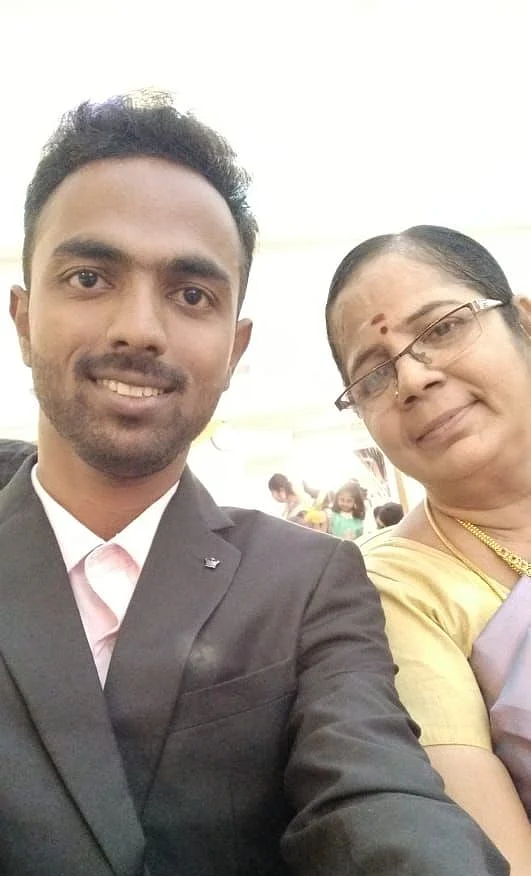 மகனுடன் திலகா